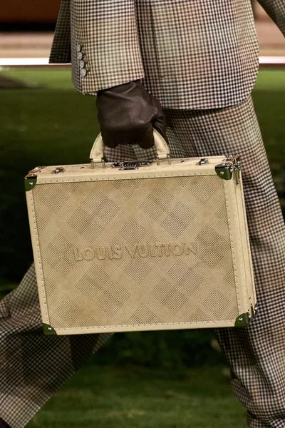 Look 42